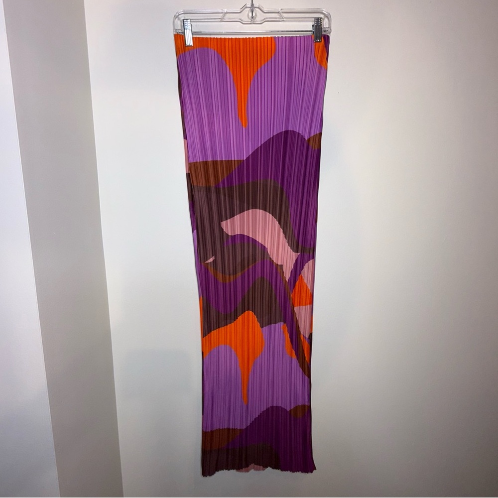 PrettyLittleThing PINK PRINT PLISSE MAXI SKIRT - Picture 3 of 7